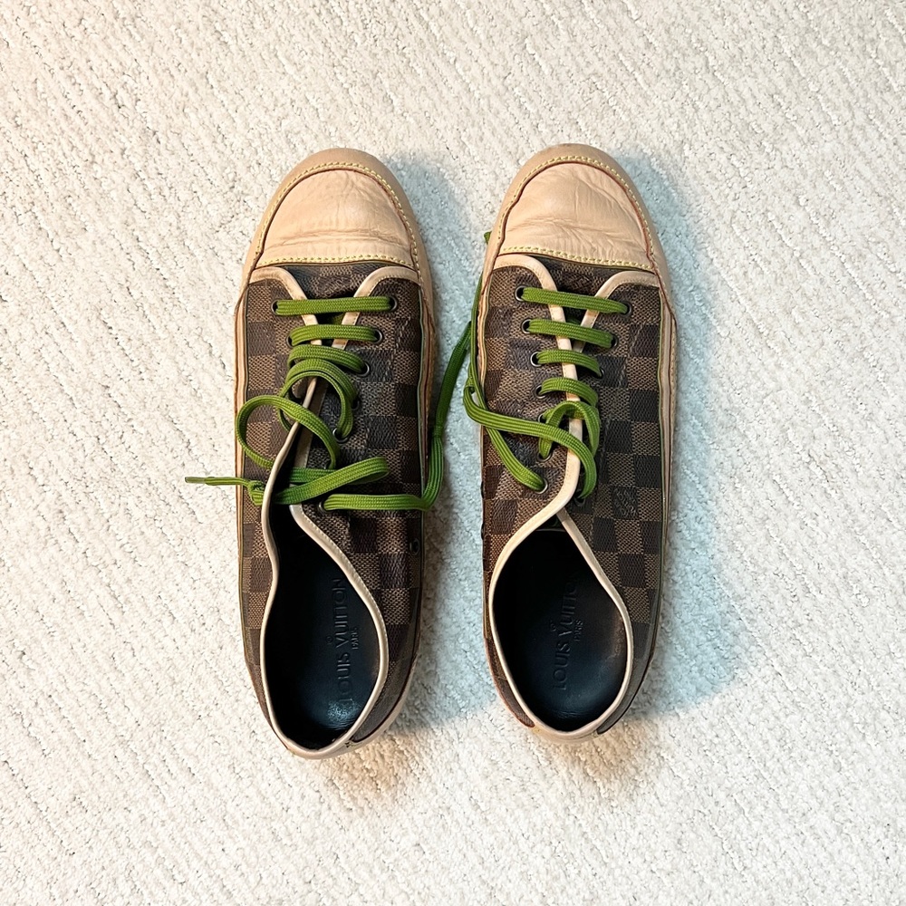 Mens Louis Vuitton sneakers - Picture 2 of 7